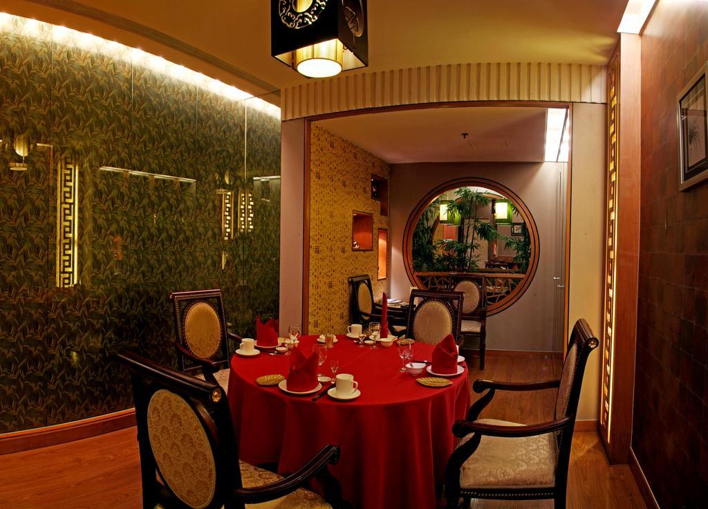 Jin'Gu Hotel Харбин Екстериор снимка